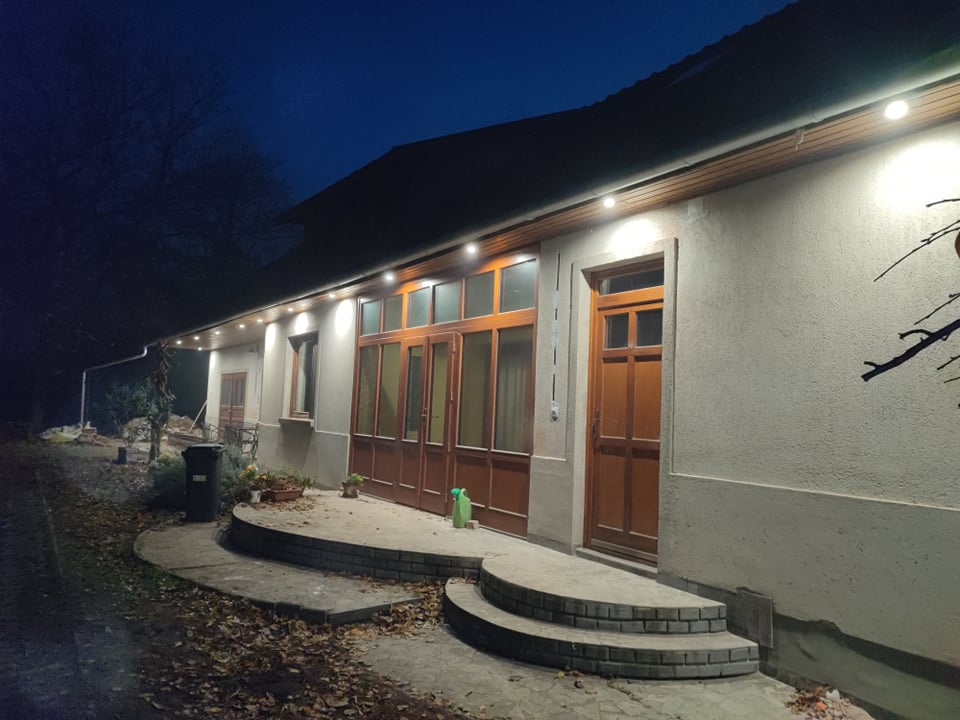 Kültéri homlokzatvilágítás kiépítése